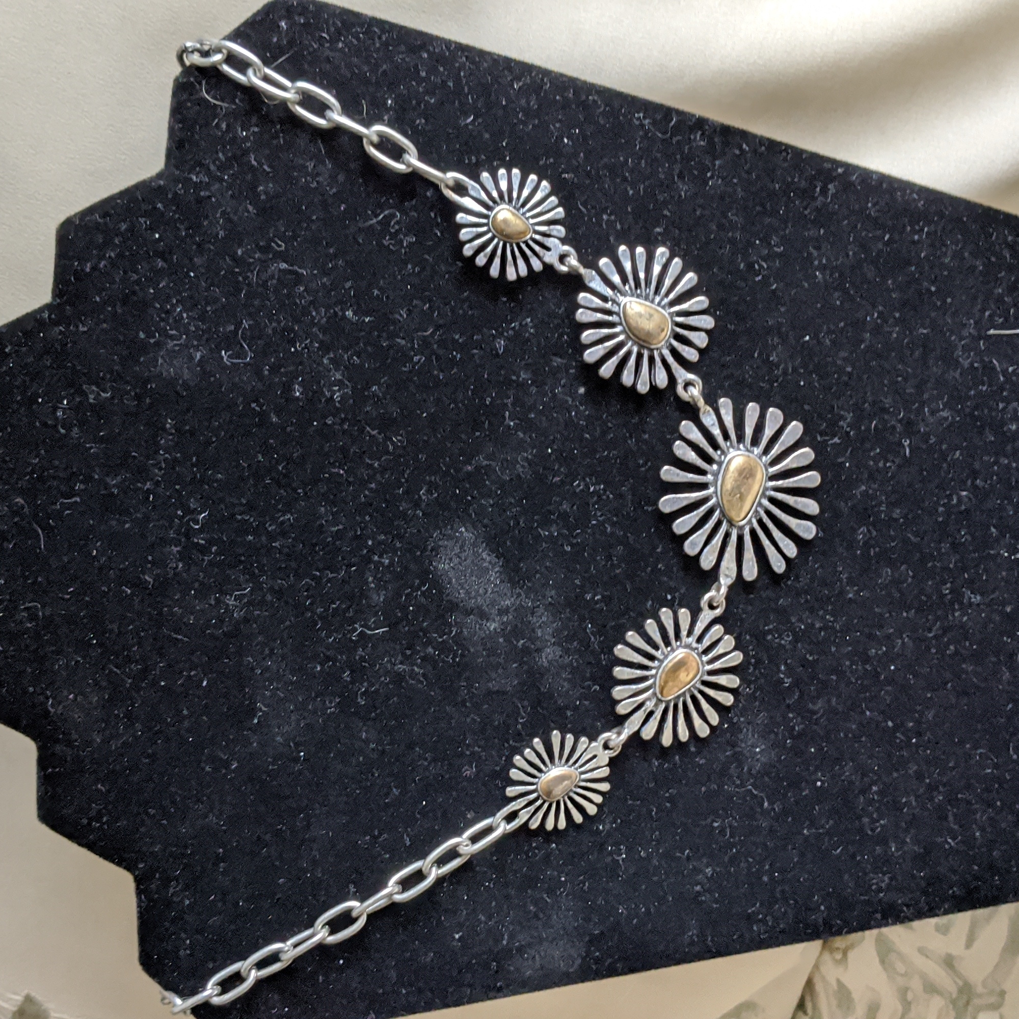 Artisan Crafted Bi Colored Daisy Necklace Vintage